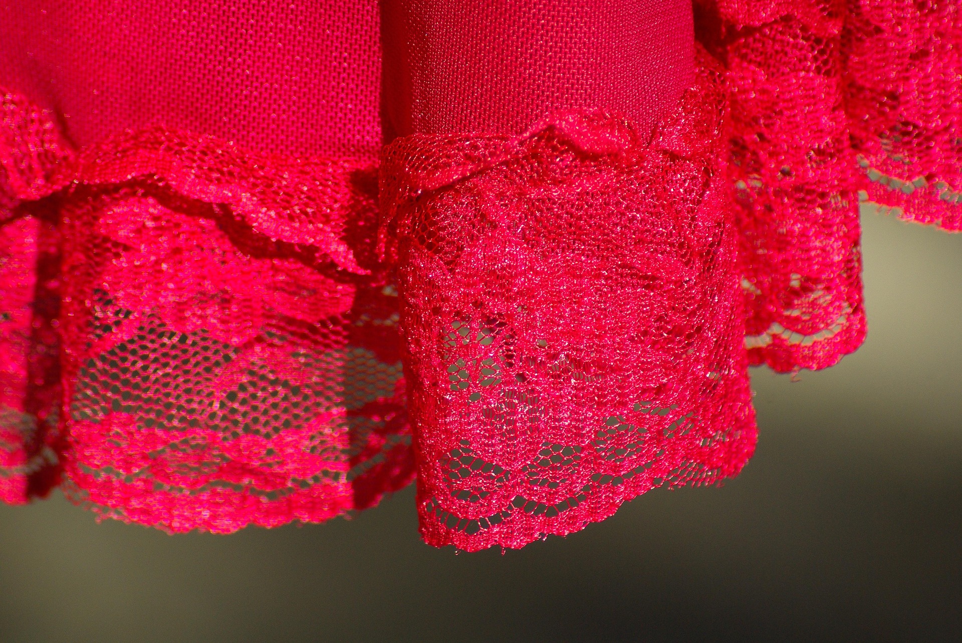 Comment porter la dentelle aujourd&rsquo;hui : 10 idées de looks