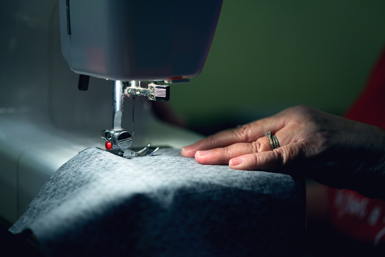 Ourlet de pantalon : 3 méthodes faciles en 2026