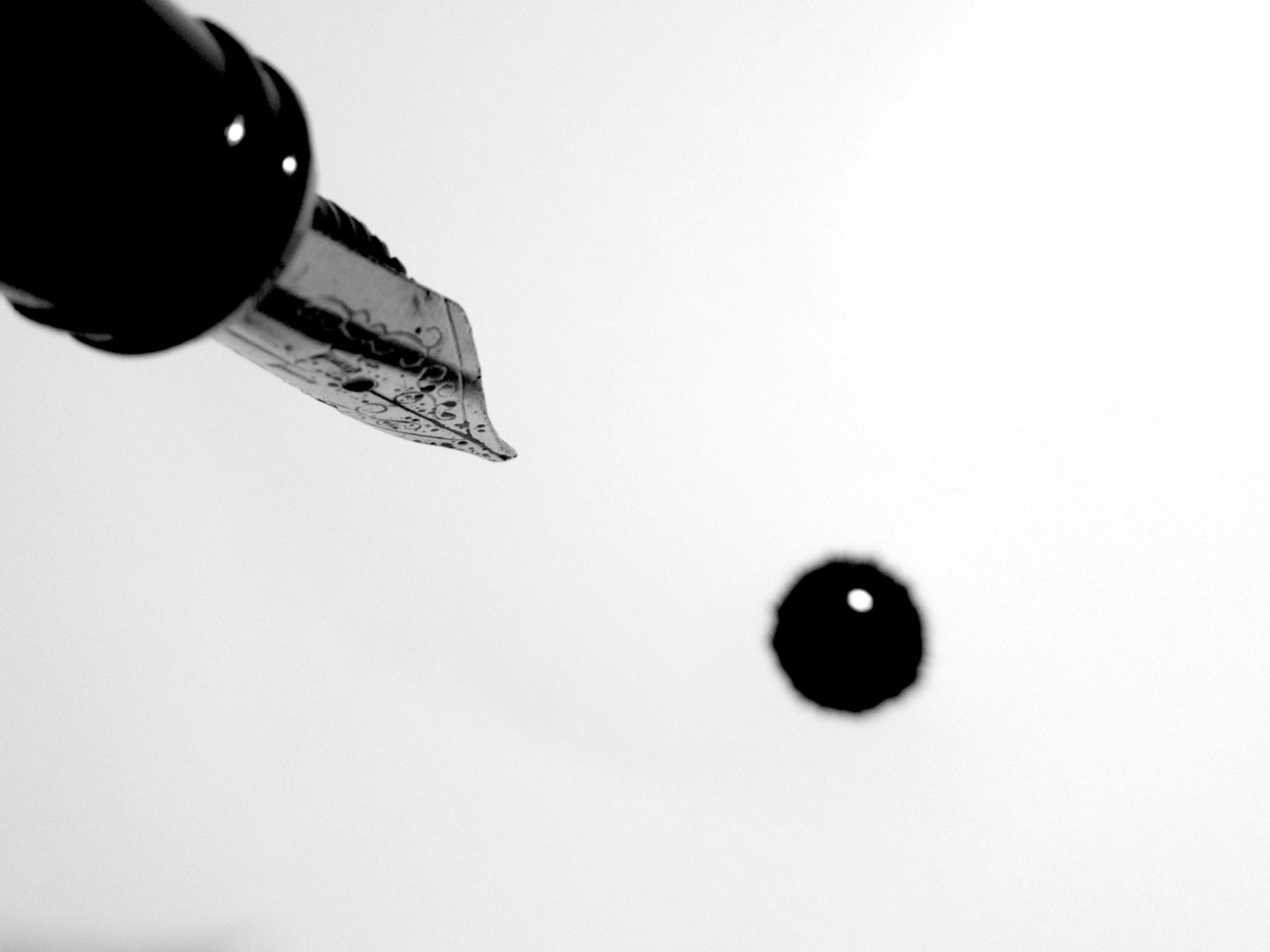 Tache d&rsquo;encre : comment l&rsquo;enlever sur tous les tissus